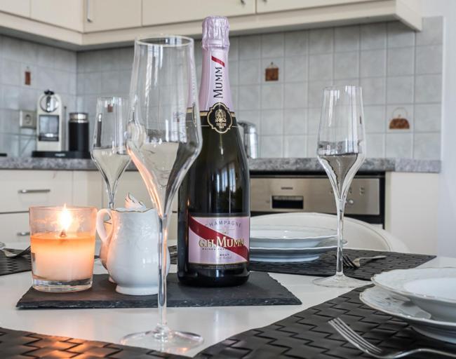 Luxury Penthouse Apartment With 3 Balconies -2 Bedrooms -Petrus View & Parking Люксембург Екстериор снимка